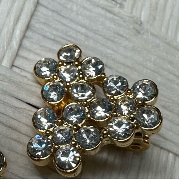 Monet Vintage Flower Crystal Clip Earrings - Picture 8 of 13